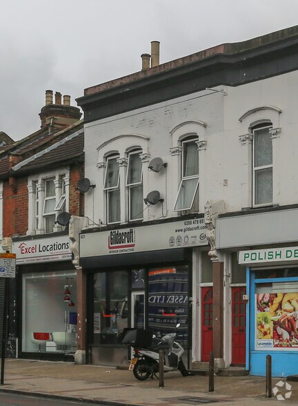 621-621A Romford Rd, Londres à vendre - Photo du bâtiment - Image 2 de 7