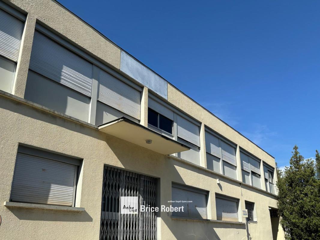 Flex in Decines Charpieu for sale Building Photo- Image 1 of 7