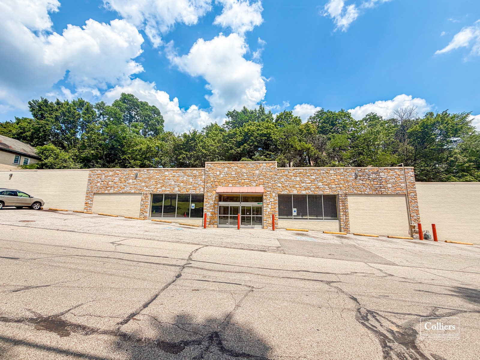 2928 Sheraden Blvd, Pittsburgh, PA for lease Building Photo- Image 1 of 16
