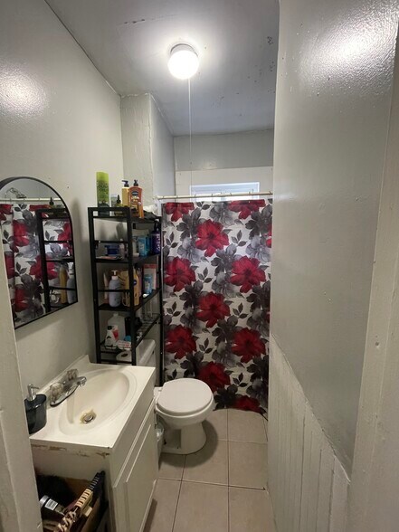 694 Winchester Ave, New Haven, CT à vendre - Photo du bâtiment - Image 3 de 8