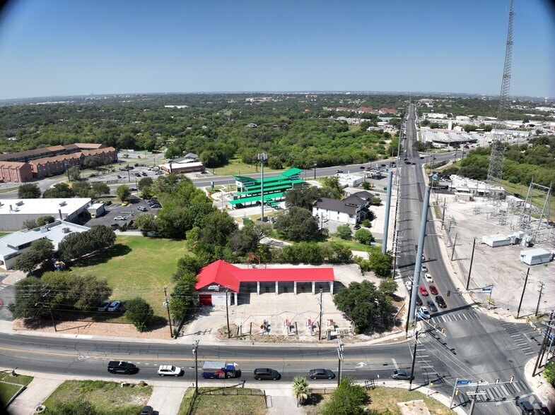 4950 Evers Rd, San Antonio, TX for sale - Matterport Community - Image 3 of 23