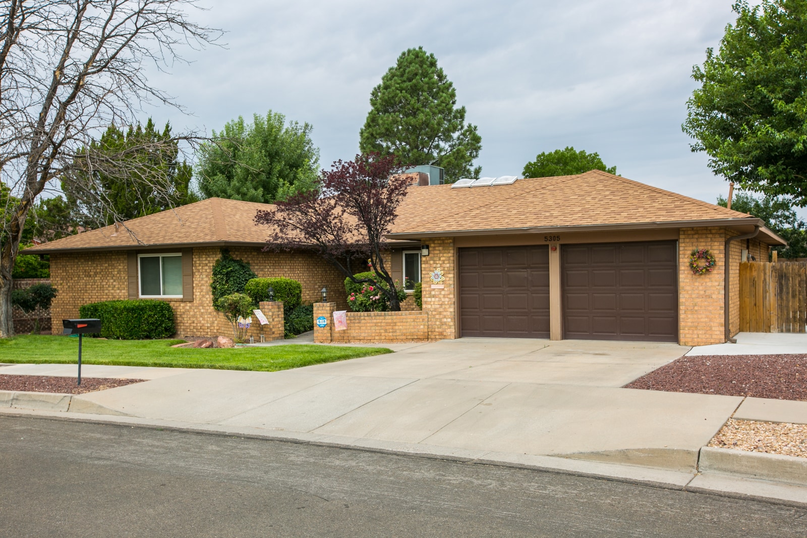 Residential Assisted Living portfolio of 5 properties for sale on LoopNet.ca Primary Photo- Image 1 of 8