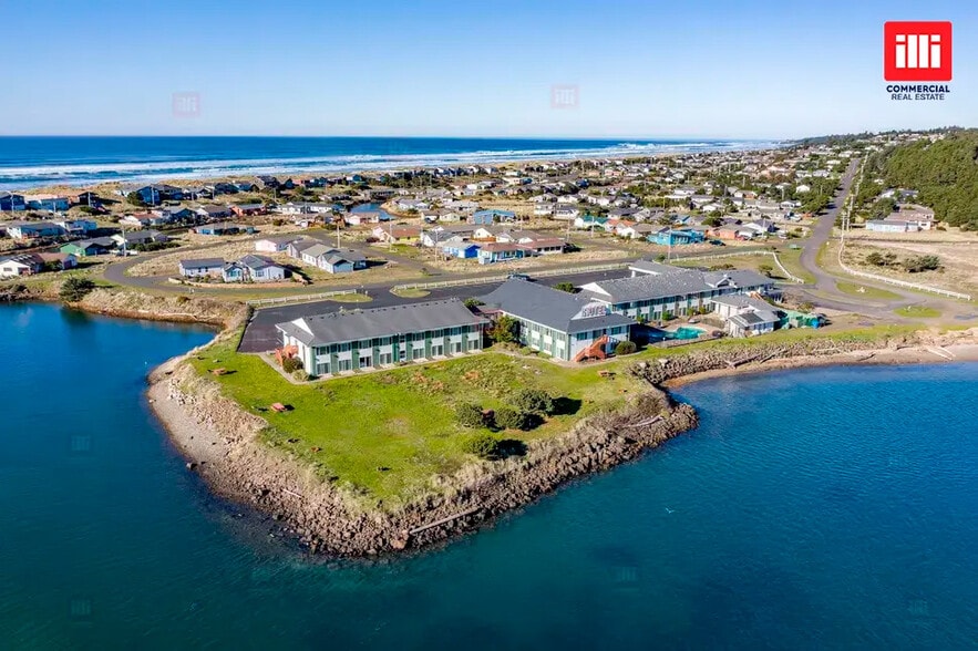 902 NW Bayshore Dr, Waldport, OR for sale - Building Photo - Image 2 of 7