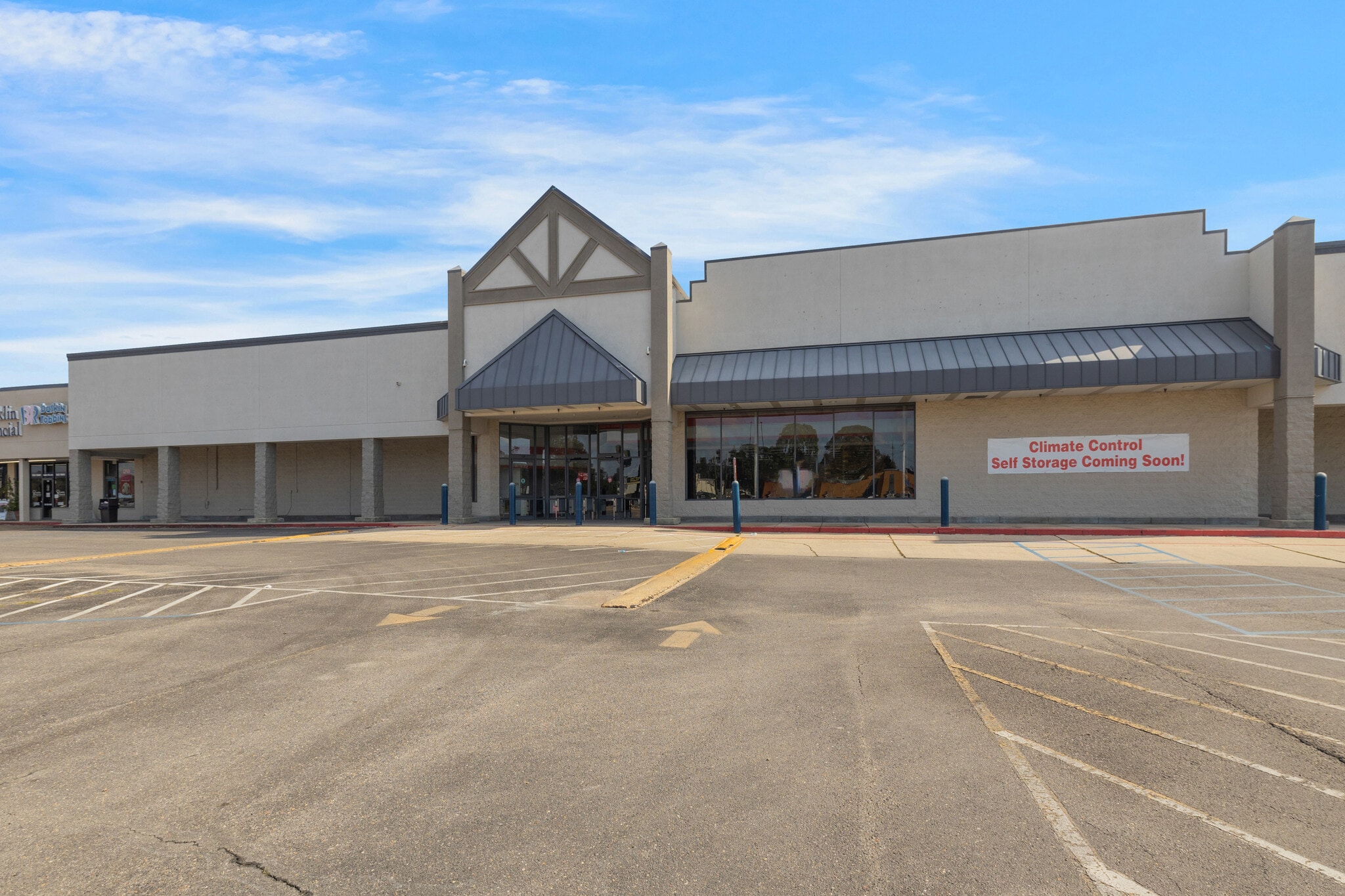 1100 E Main St, New Iberia, LA for lease Building Photo- Image 1 of 7