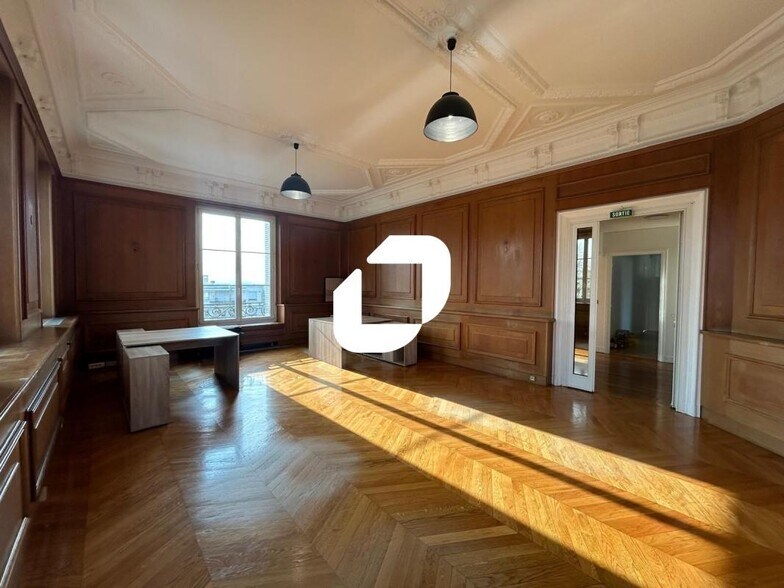 Office in Nogent-sur-Marne for lease - Building Photo - Image 2 of 11