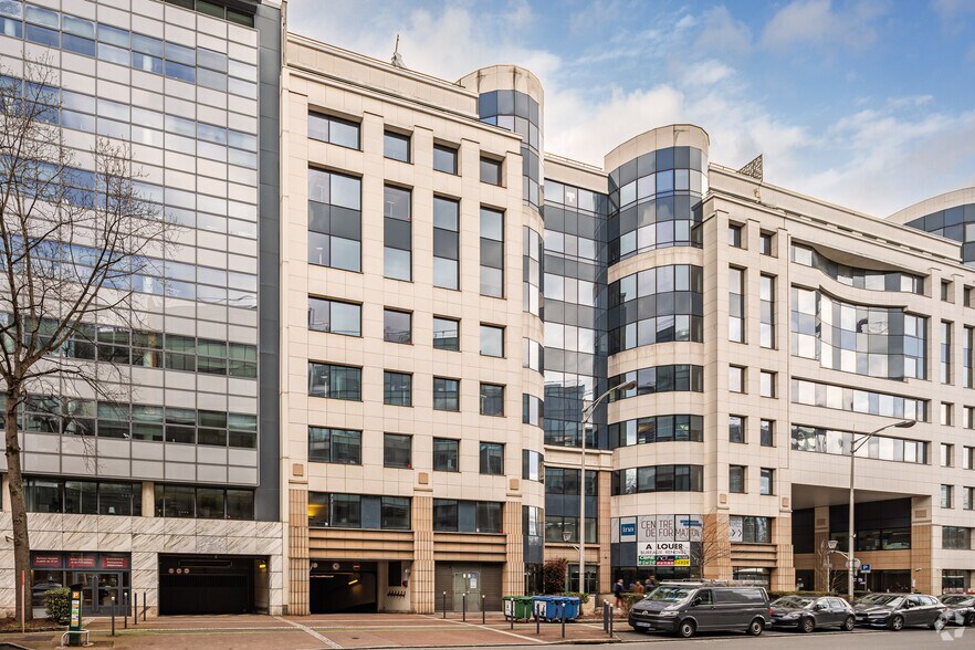 19-27 Rue Camille Desmoulins, Issy-les-Moulineaux à louer - Photo du bâtiment - Image 3 de 7