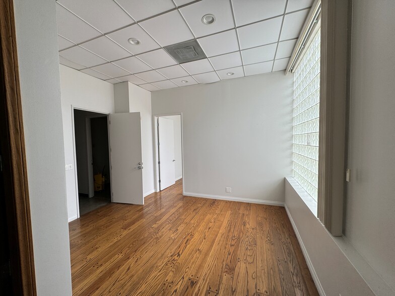 10533 Washington Blvd, Culver City, CA for lease - Interior Photo - Image 3 of 5