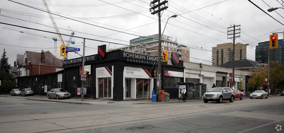 1093-1101 Queen St W, Toronto, ON à vendre - Photo du bâtiment - Image 3 de 4