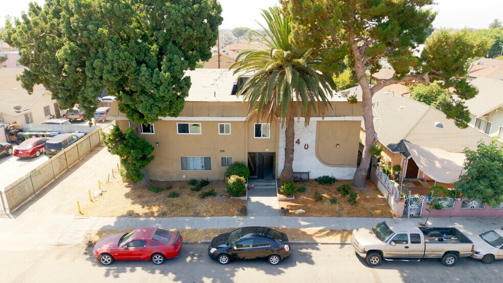 240 E 60th St, Los Angeles, CA à vendre - Photo du bâtiment - Image 2 de 8