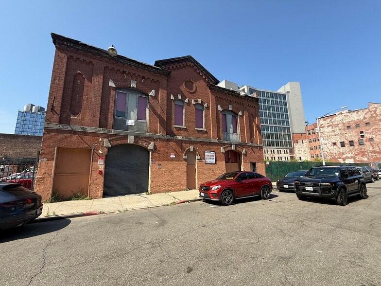 454-458 W 128th St, New York, NY for lease - Building Photo - Image 1 of 5