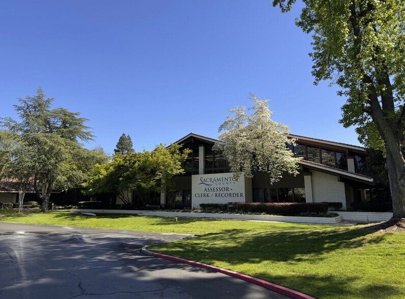 3636-3640 American River Dr, Sacramento, CA à louer - Photo du bâtiment - Image 3 de 8