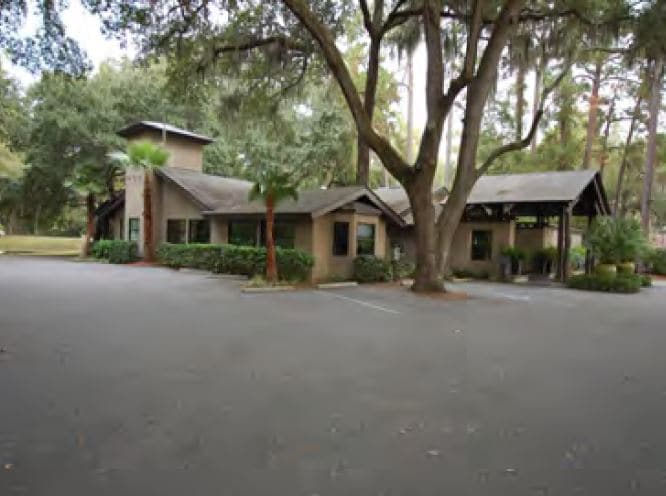 8 Executive Park Rd, Hilton Head Island, SC for sale - Primary Photo - Image 1 of 16