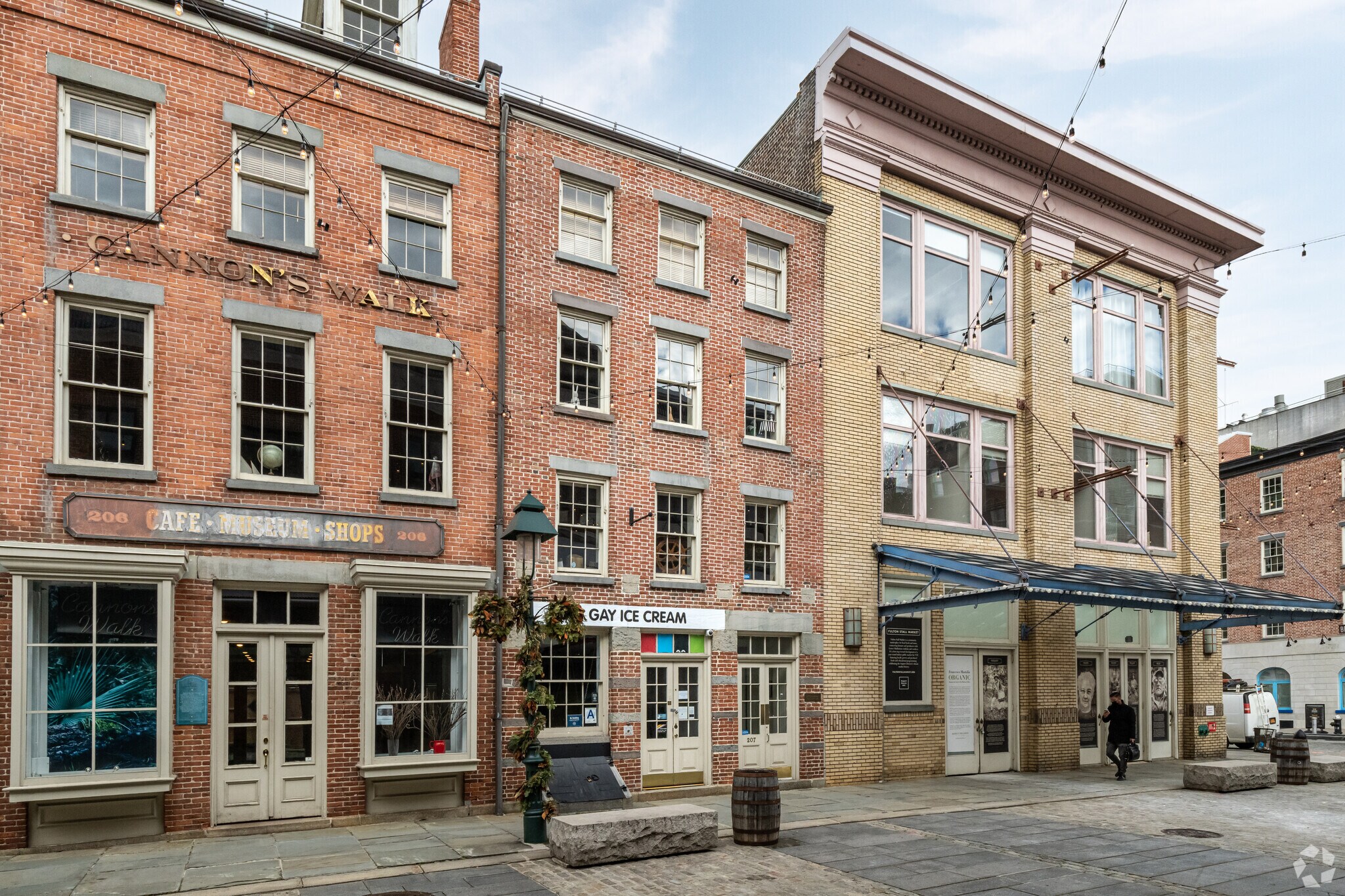 207 Front St, New York, NY à louer Photo du bâtiment- Image 1 de 6