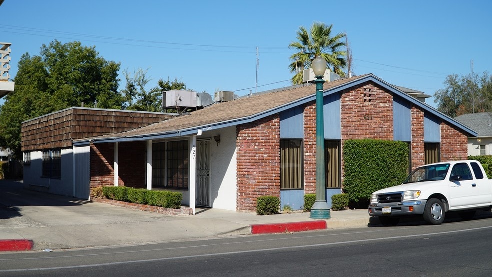 927 N Fulton St, Fresno, CA for sale - Primary Photo - Image 1 of 11