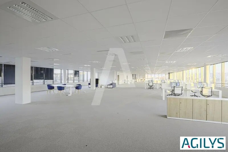 Office in Massy for lease - Interior Photo - Image 2 of 14