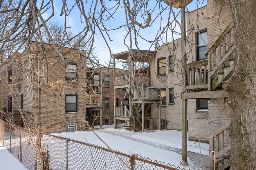 414 E 76th St, Chicago, IL à vendre - Photo du bâtiment - Image 3 de 6