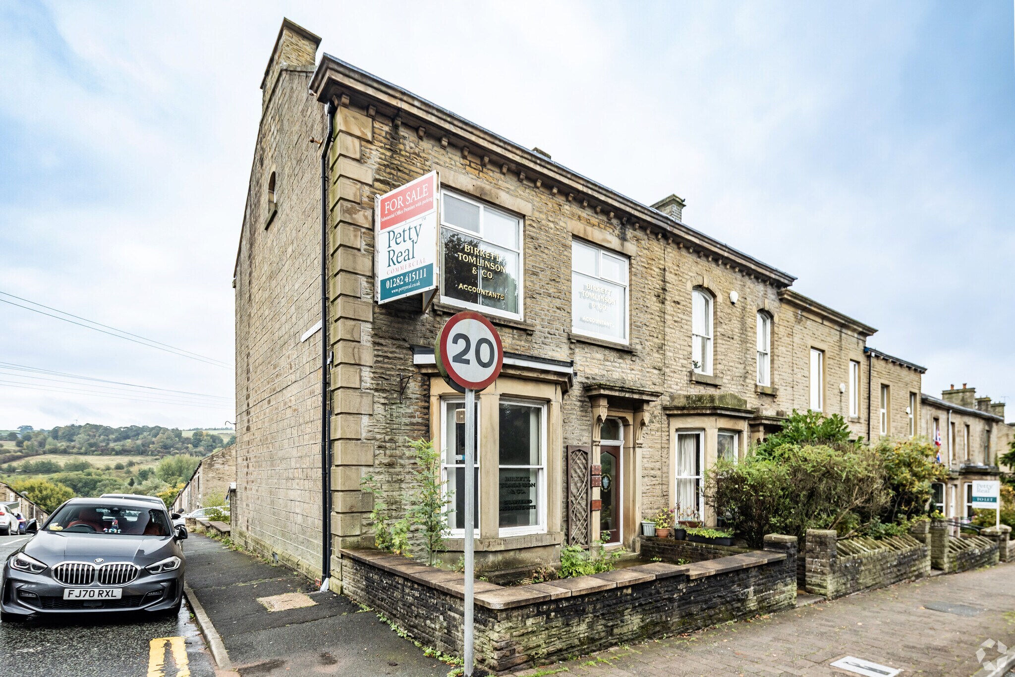 67 Albert Rd, Colne for sale Primary Photo- Image 1 of 4