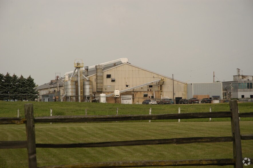 300 N West St, Marengo, IL à vendre - Photo du bâtiment - Image 3 de 12