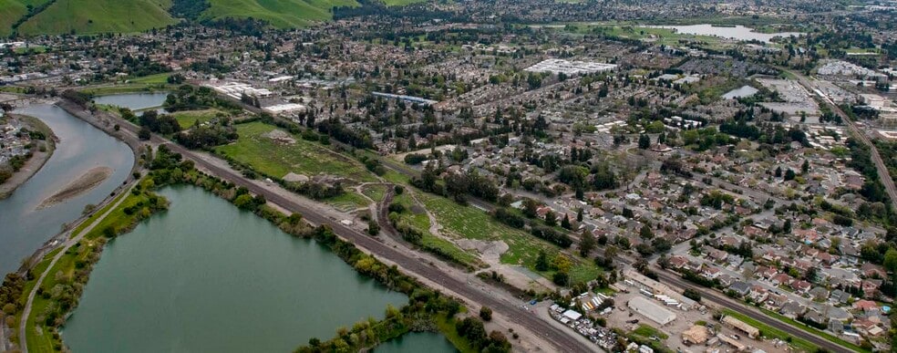 37887-37975 Shinn St, Fremont, CA for lease - Aerial - Image 2 of 6