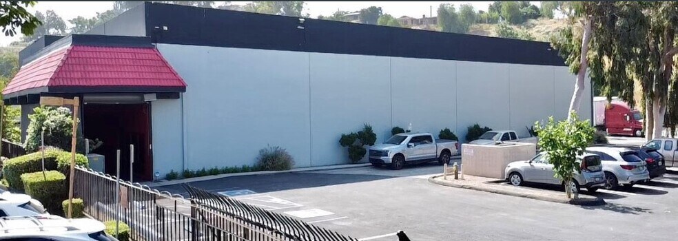 1275 E Highland Ave, San Bernardino, CA à vendre - Photo du bâtiment - Image 2 de 5