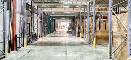 2750 Av Francis-Hughes, Laval, QC for lease Interior Photo- Image 2 of 5
