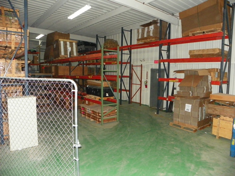 620-630 Heartland Dr, Sugar Grove, IL for sale - Building Photo - Image 3 of 15