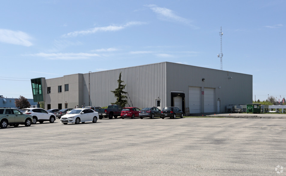 200 Bathurst Dr, Waterloo, ON for sale - Building Photo - Image 2 of 2