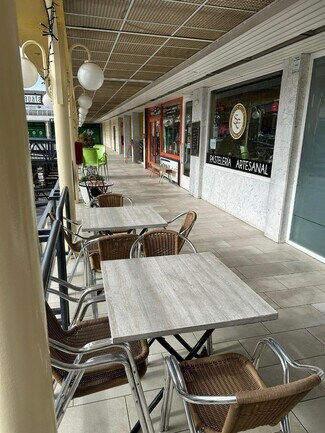 Plus de détails pour Commerce de détail à vendre