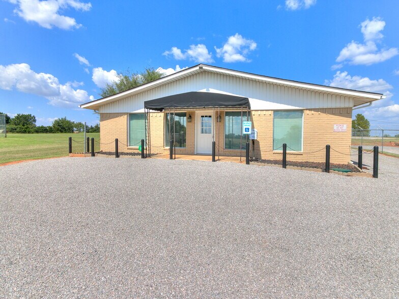 4705 E Highway 37, Tuttle, OK à vendre - Photo du bâtiment - Image 1 de 37