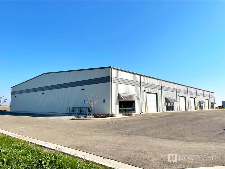 150 Hawk Dr, Merced, CA à louer - Photo du bâtiment - Image 1 de 13