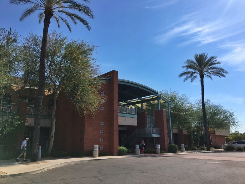 18404 N Tatum Blvd, Phoenix, AZ à louer - Photo du bâtiment - Image 3 de 3