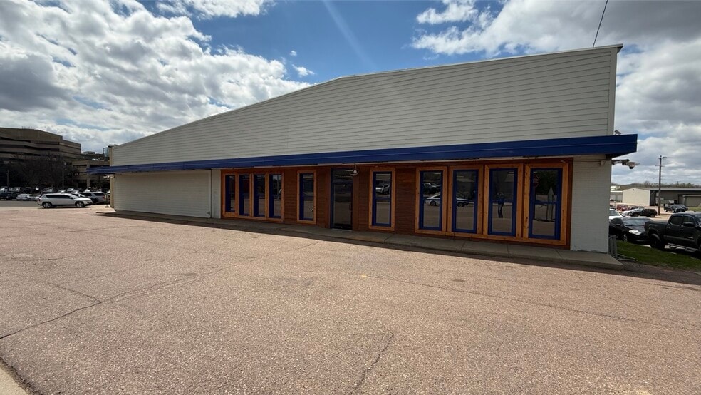 1101 S Cliff Ave, Sioux Falls, SD for lease - Building Photo - Image 2 of 20