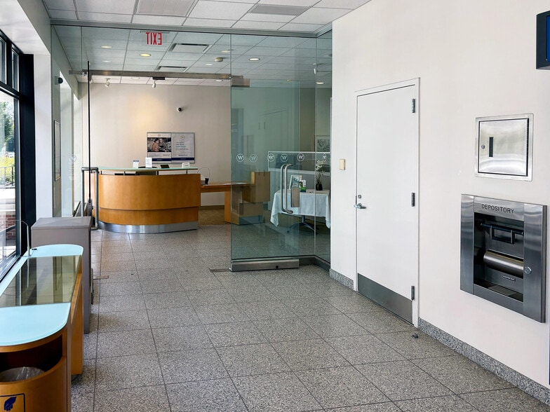 27 Waltham St, Lexington, MA for lease - Building Photo - Image 3 of 3