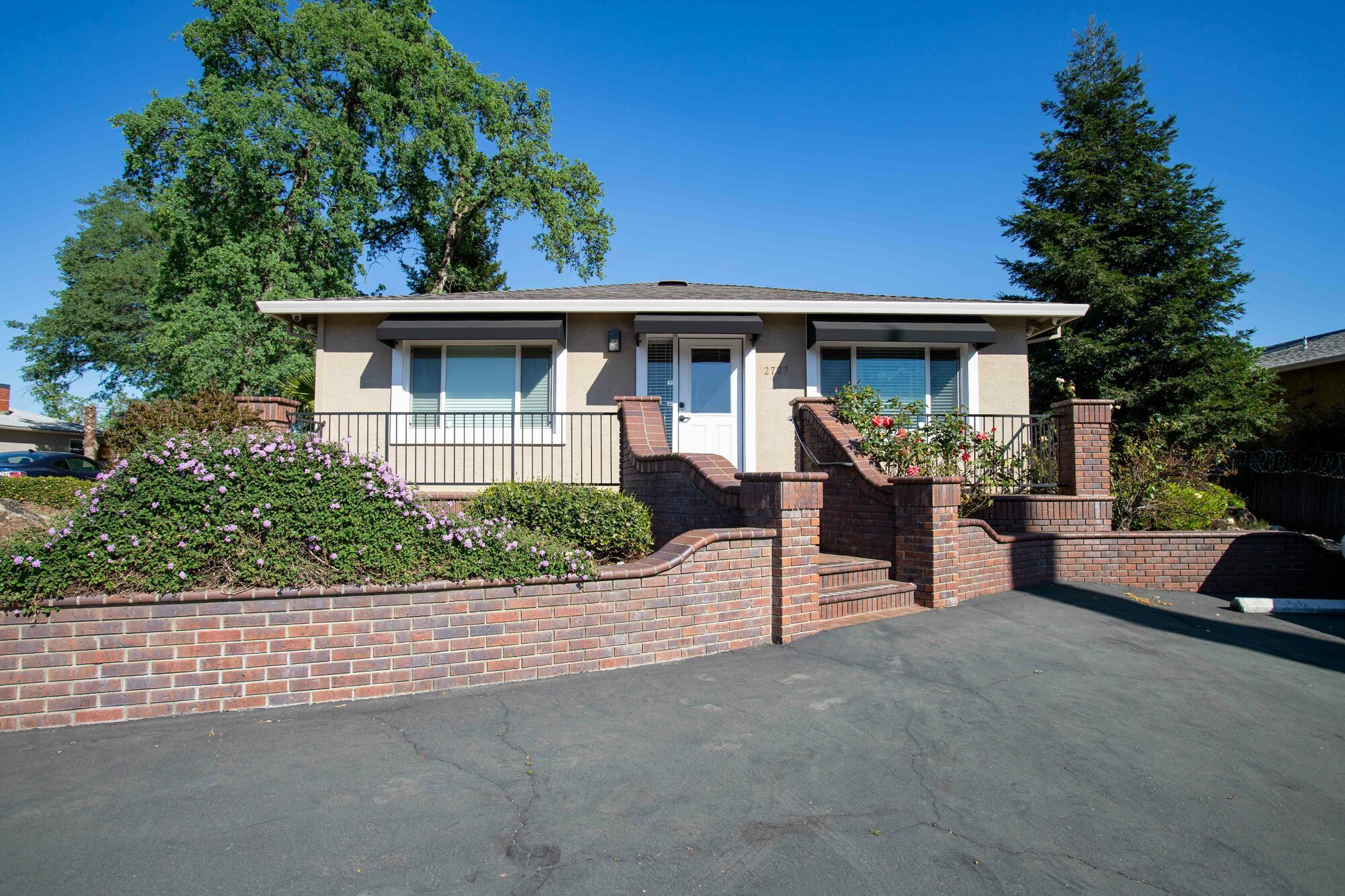 2727 Bechelli Ln, Redding, CA à vendre Photo principale- Image 1 de 32