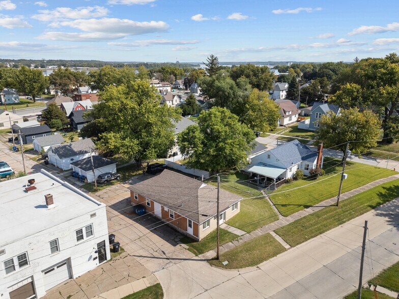 3721 5th Ave, Moline, IL for sale - Building Photo - Image 2 of 9