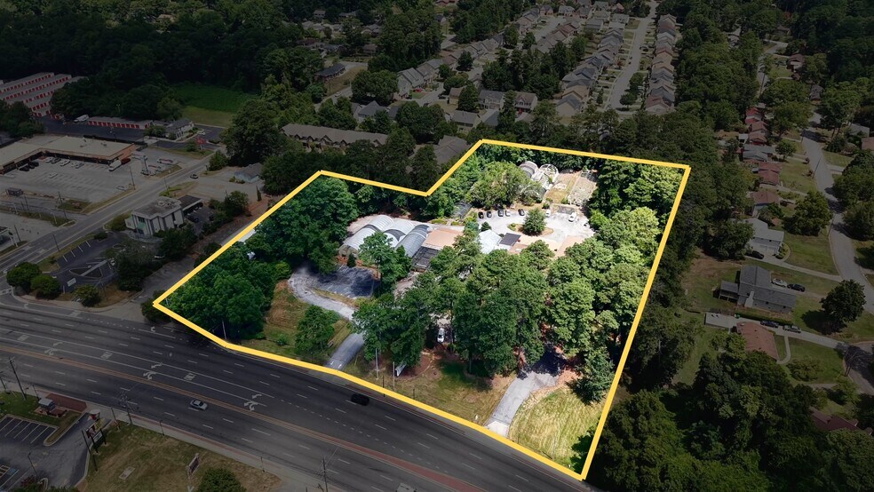 5706 Memorial Dr, Stone Mountain, GA à vendre - Vidéo sur l’inscription commerciale - Image 2 de 17