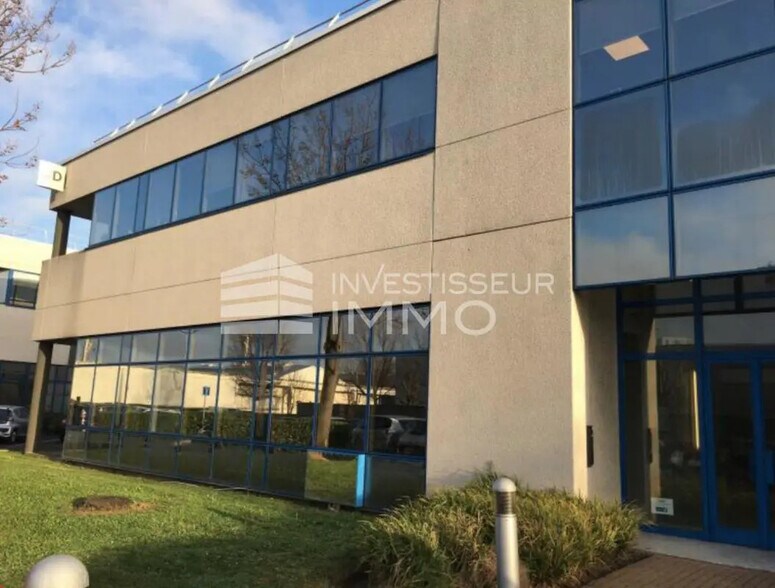 Flex in Gennevilliers for lease - Building Photo - Image 2 of 4