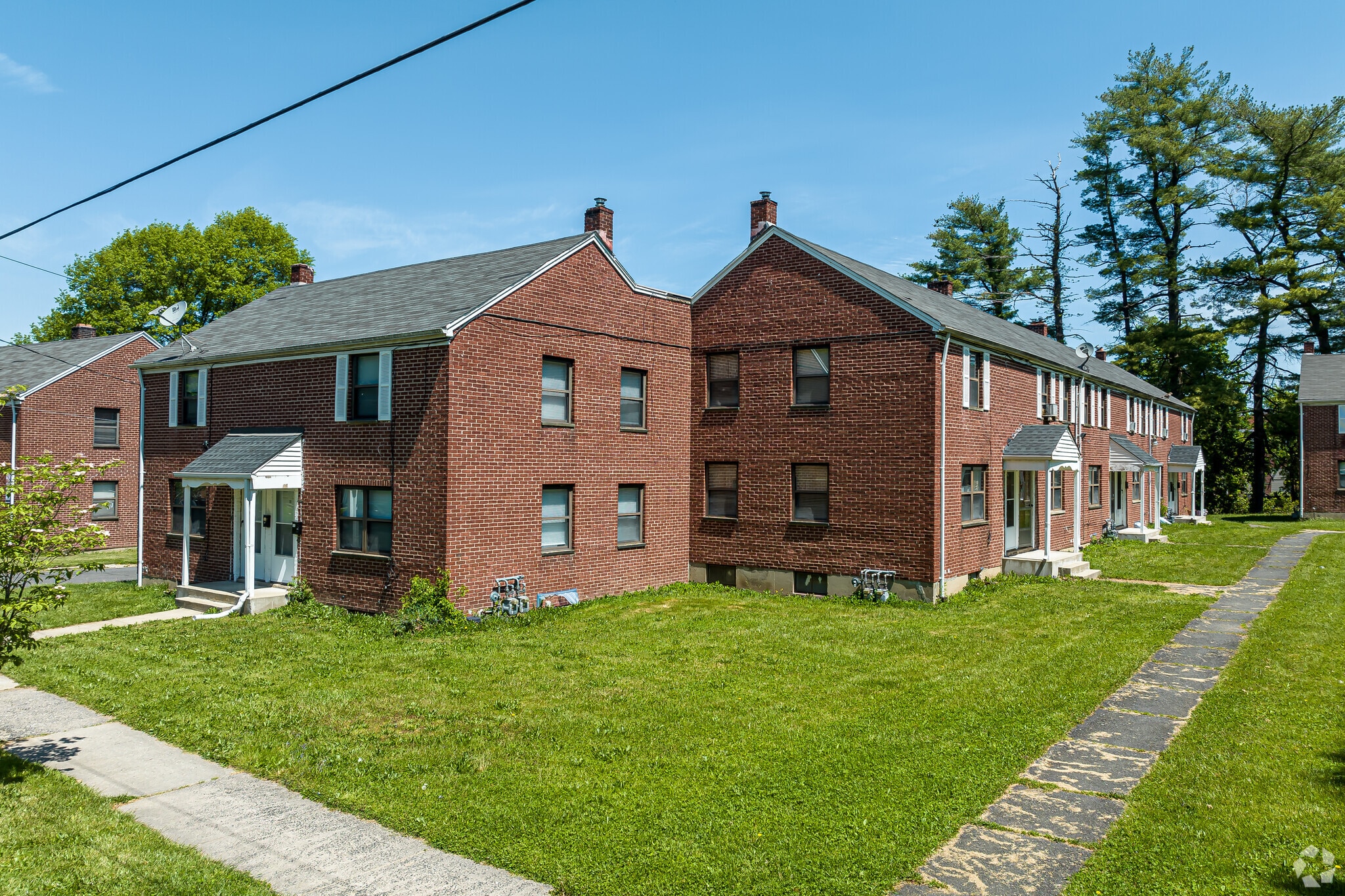 35 Woodland Dr, Hartford, CT for sale Building Photo- Image 1 of 99