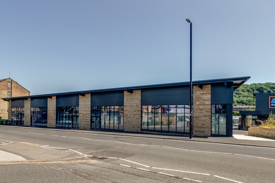 East Para, Keighley for lease - Building Photo - Image 3 of 6