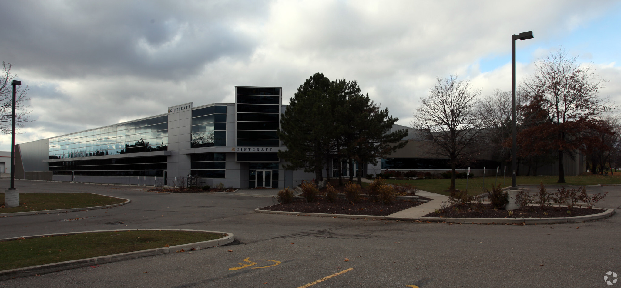 8550 Airport Rd, Brampton, ON for lease Primary Photo- Image 1 of 4