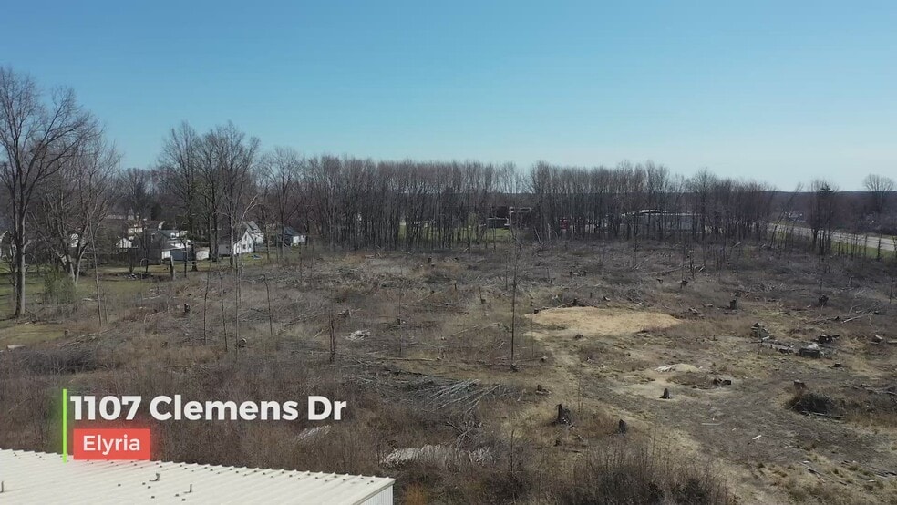 Laura Ct, Elyria, OH à vendre - Vidéo sur l’inscription commerciale - Image 2 de 9