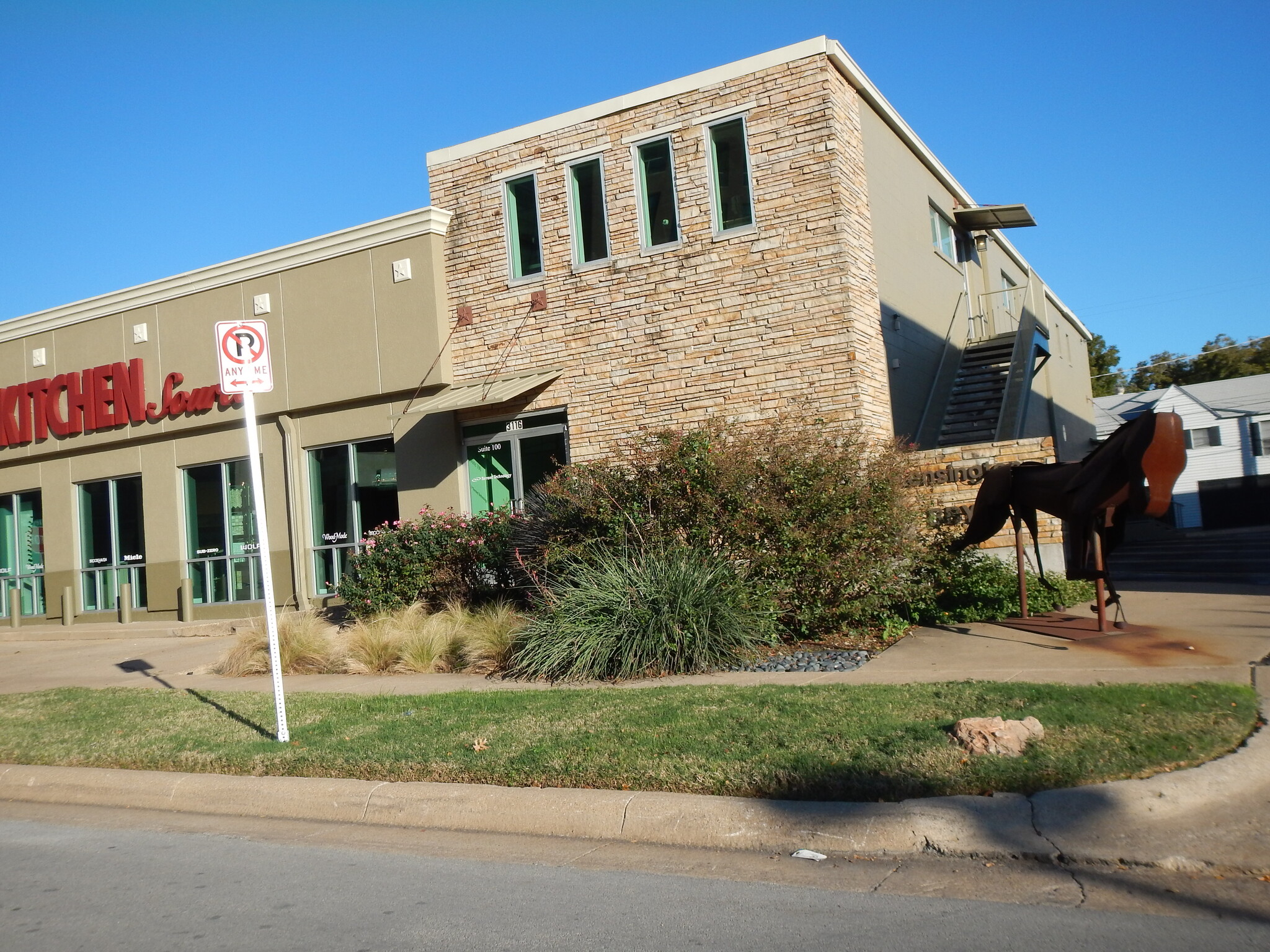 3116 W 6th St, Fort Worth, TX for lease Building Photo- Image 1 of 2