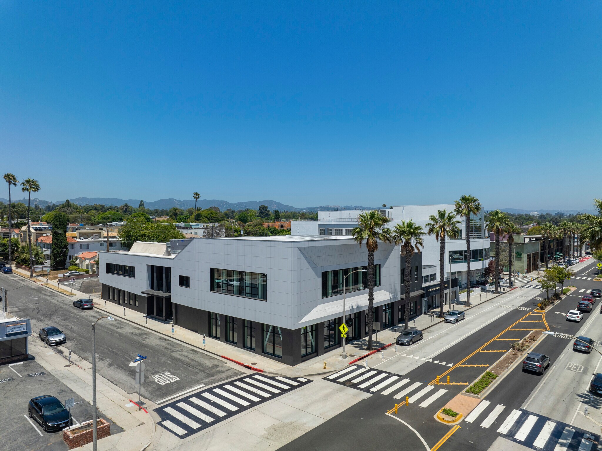 2101 Wilshire Blvd, Santa Monica, CA à louer Photo du bâtiment- Image 1 de 13