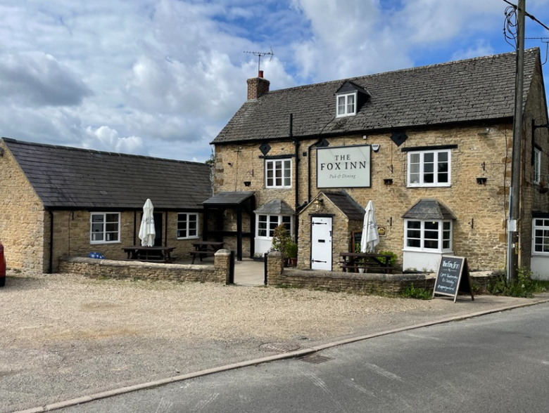 Enstone Rd, Middle Barton for sale - Primary Photo - Image 1 of 5