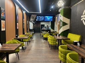 311 E 45th St, New York, NY à louer Photo intérieure- Image 1 de 5