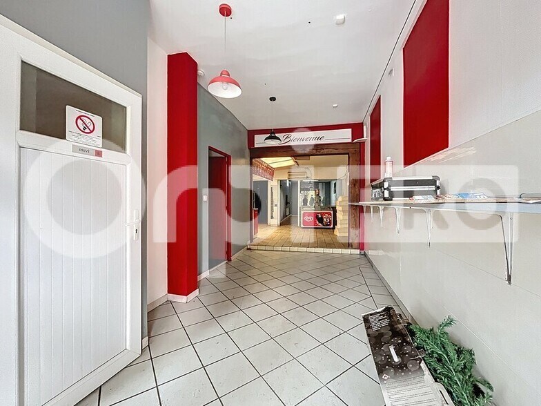Retail in Hermes for sale - Interior Photo - Image 3 of 8