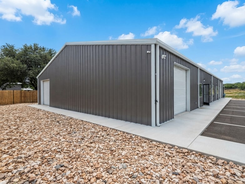 2022 Pinn Rd, San Antonio, TX for sale - Building Photo - Image 3 of 9