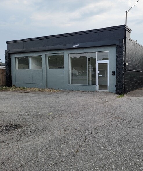 100 Charing Cross St, Brantford, ON for sale - Building Photo - Image 3 of 4