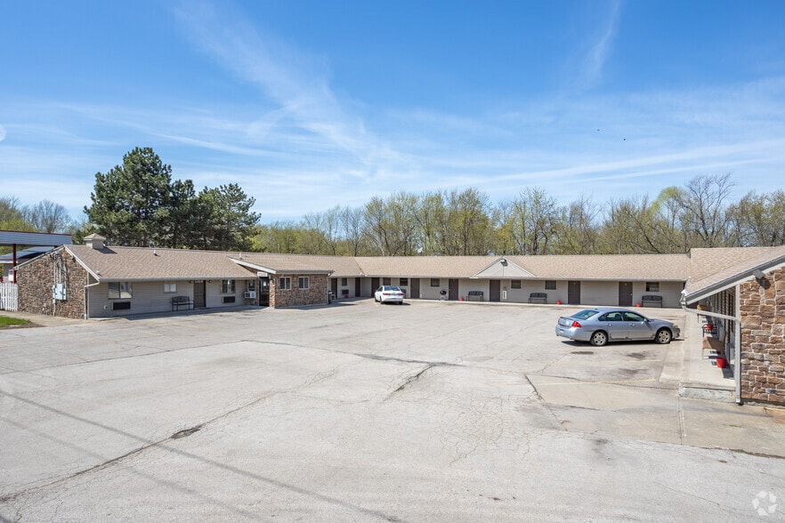 2329 N Ridge Rd E, Ashtabula, OH à vendre - Photo principale - Image 1 de 1