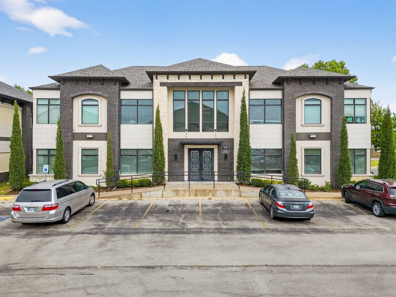 7806 E 108th St S, Tulsa, OK for sale - Building Photo - Image 2 of 27